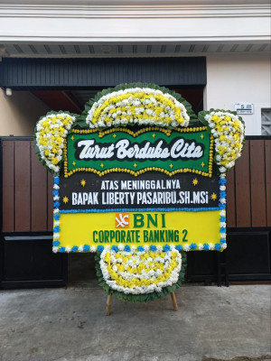 Papan Bunga Duka di Pagesangan Timur